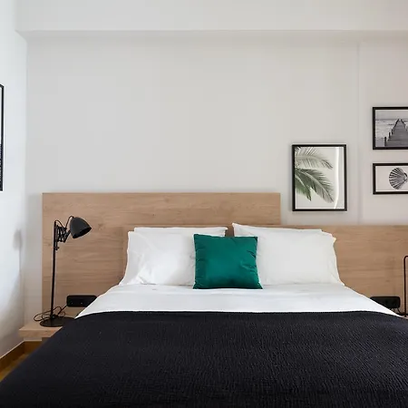 Stylish And Spacious 2bd - Thiseio By Upstreet
